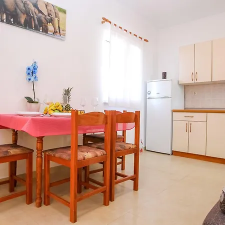 Apartamento Martina Pakoštane