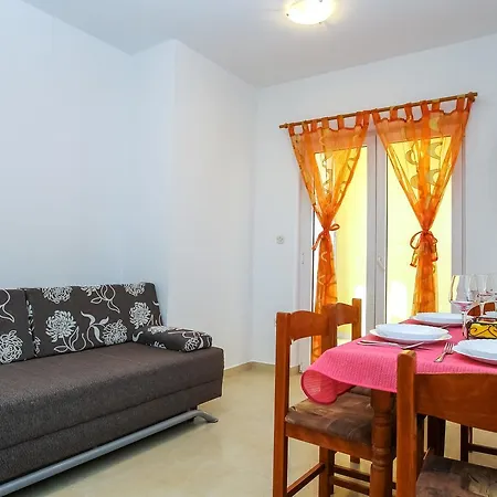 Martina Apartamento Pakoštane